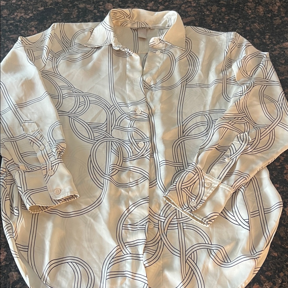 H&M cream and Black Patterned Button-Up Shirt size small